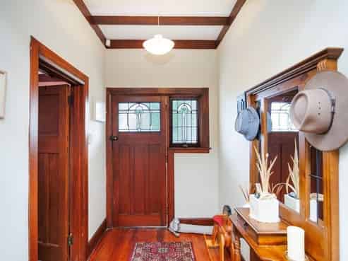 8 Burns Avenue, Takaro