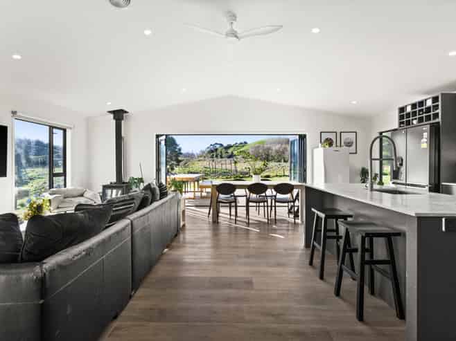 2480 Kahuranaki Road, Elsthorpe