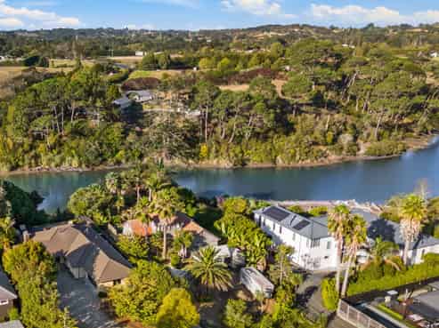 15 Elliot Street, Riverhead