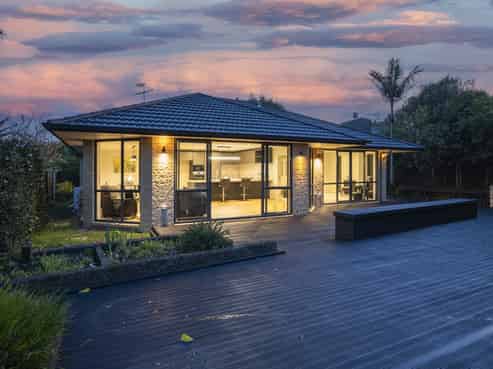 15 Elliot Street, Riverhead