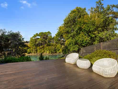 15 Elliot Street, Riverhead