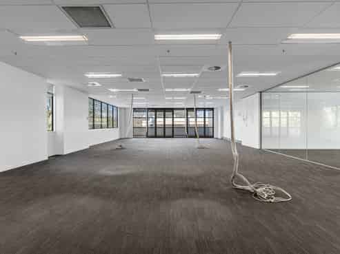 Office with river views + parking