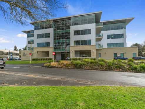 Office with river views + parking