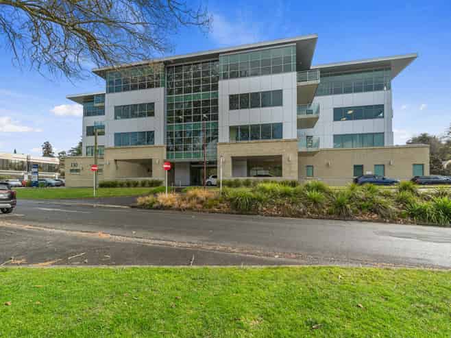 Office with river views + parking