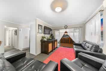 2/8 Martha Lane, Weymouth