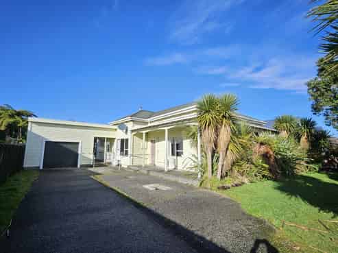 19 Palmerston Street, Greymouth