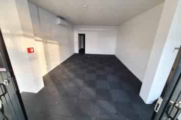 66M² RETAIL SPACE BY PRESTON ROAD
