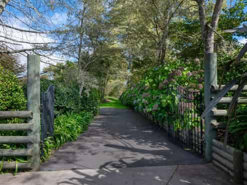 37 Burwood Road, Tikitere