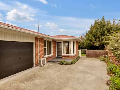 2/694 Avonside Drive, Avonside