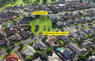 29 Bob Charles Drive, Golflands