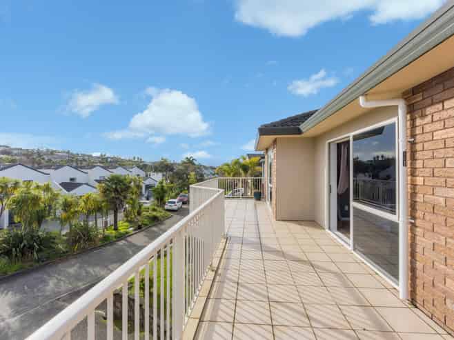 8 Greenway Rise, Gulf Harbour