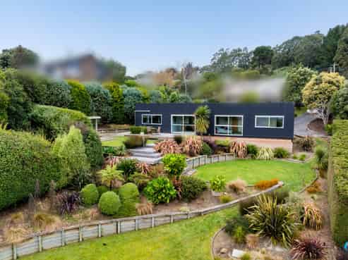 35 Waikana Street, Broad Bay