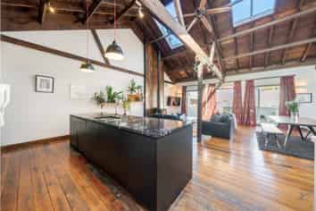 2/12 Little George Street, Thorndon