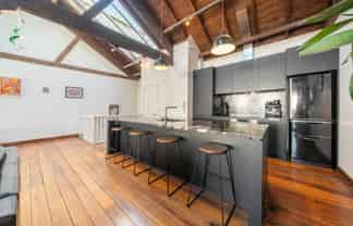 2/12 Little George Street, Thorndon