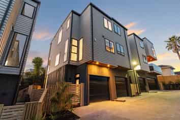 11/27 Hastings Road, Mairangi Bay