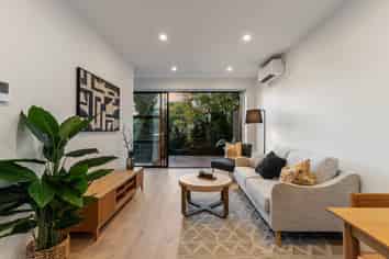 11/27 Hastings Road, Mairangi Bay