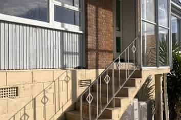 10b Lancelot Place, Glenfield