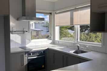 10b Lancelot Place, Glenfield
