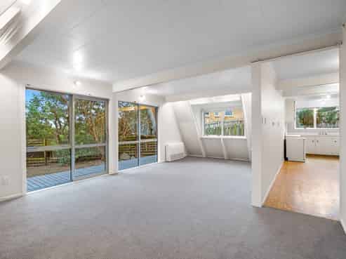 201 Tomahawk Road, Andersons Bay
