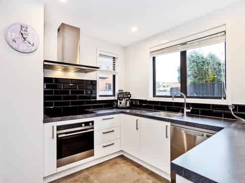 24B Herbert Street, Gladstone