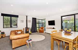 24B Herbert Street, Gladstone