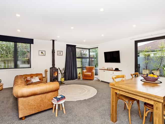 24B Herbert Street, Gladstone