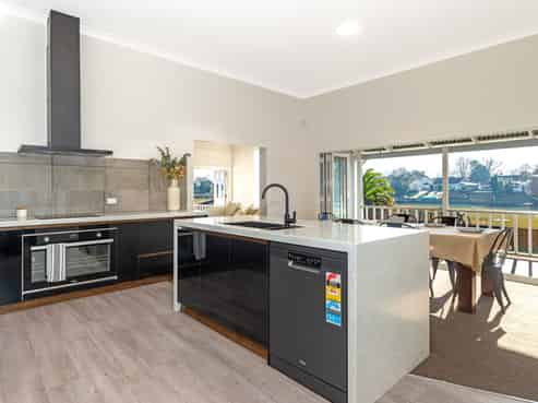2 Cobden Street, Gisborne