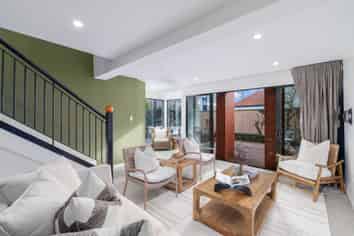 1/56 Hewitts Road, Merivale