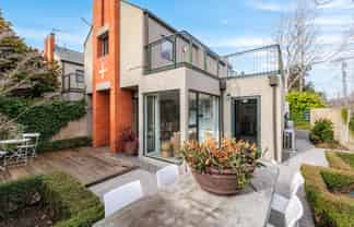 1/56 Hewitts Road, Merivale
