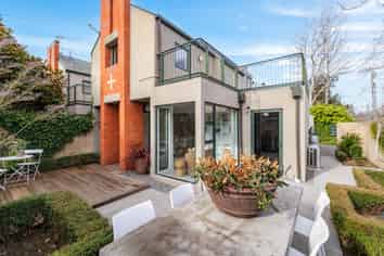 1/56 Hewitts Road, Merivale