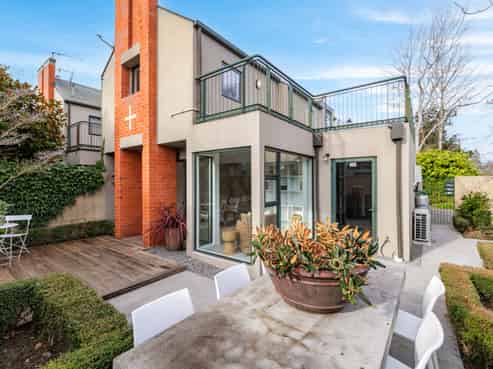 1/56 Hewitts Road, Merivale