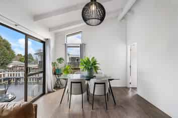 230 Mahia Road, Weymouth