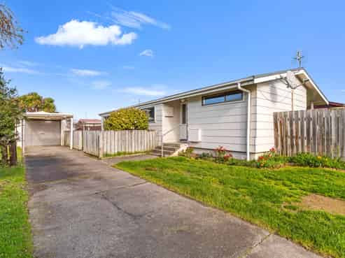 114 Tremaine Avenue, Westbrook