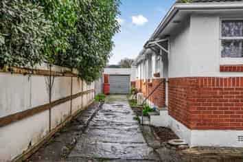 1 Bush Grove, Trentham