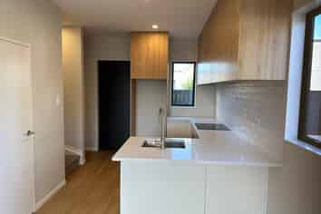 3/13 Thomas Road, Mangere