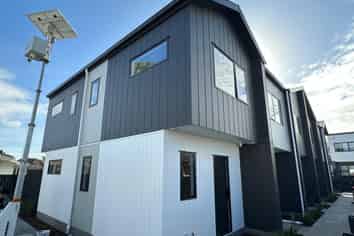 3/13 Thomas Road, Mangere