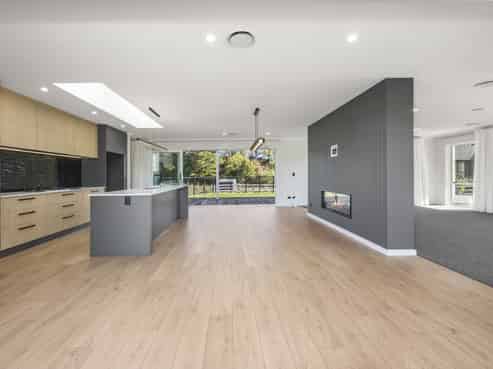 54 Great West Road, Matipo Heights