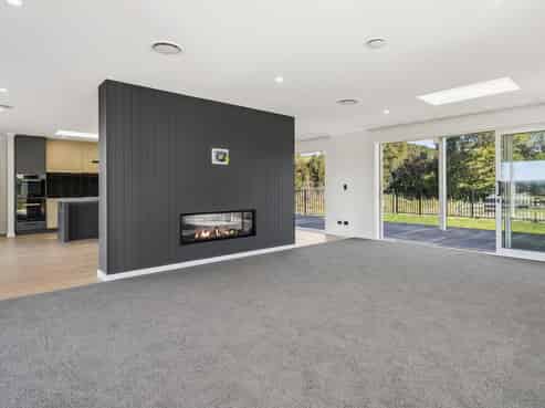 54 Great West Road, Matipo Heights