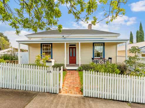 30 Kingsland Avenue, Kingsland