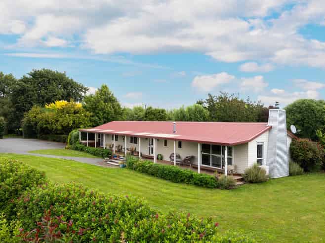 7 Campbell Road, Aorangi