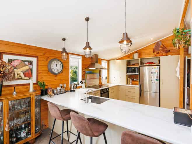 7 Campbell Road, Aorangi