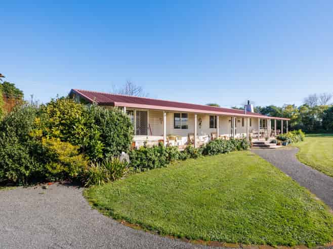 7 Campbell Road, Aorangi
