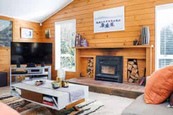 7 Campbell Road, Aorangi