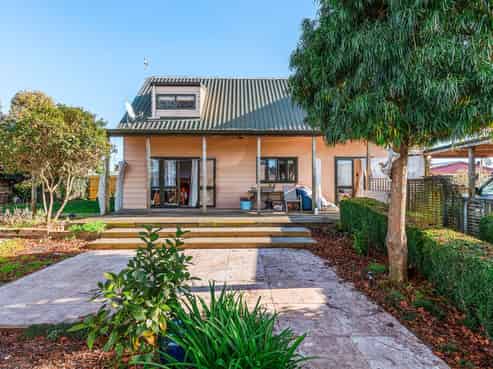 2/202 Taharepa Road, Taupo