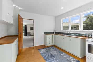 8 Glanmire Road, Newlands
