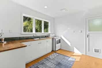 8 Glanmire Road, Newlands
