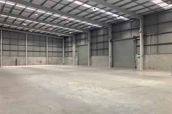 Modern High Stud Warehouse With Yard