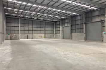 Modern High Stud Warehouse With Yard