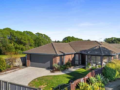 14 Lamia Grove, Papamoa