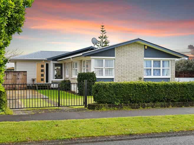 69 Resthill Crescent, Glenview
